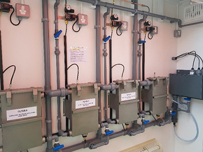 Analyser Kiosk - wet section includes membrane filtration with compressed air cleaning and pH, conductivity, temperature & turbidity analysis Wet section comprising membrane filtration & electrochemical sensor technology